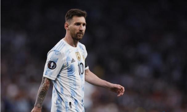 百人欧洲旅游团乘游轮抵浔